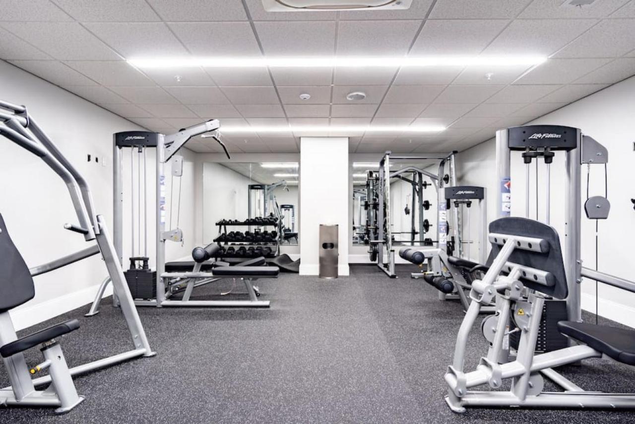 פיטסבורג Hostwise Stays - The Washington At Chatham - Free Parking, Private Gym, Skyline Views! מראה חיצוני תמונה