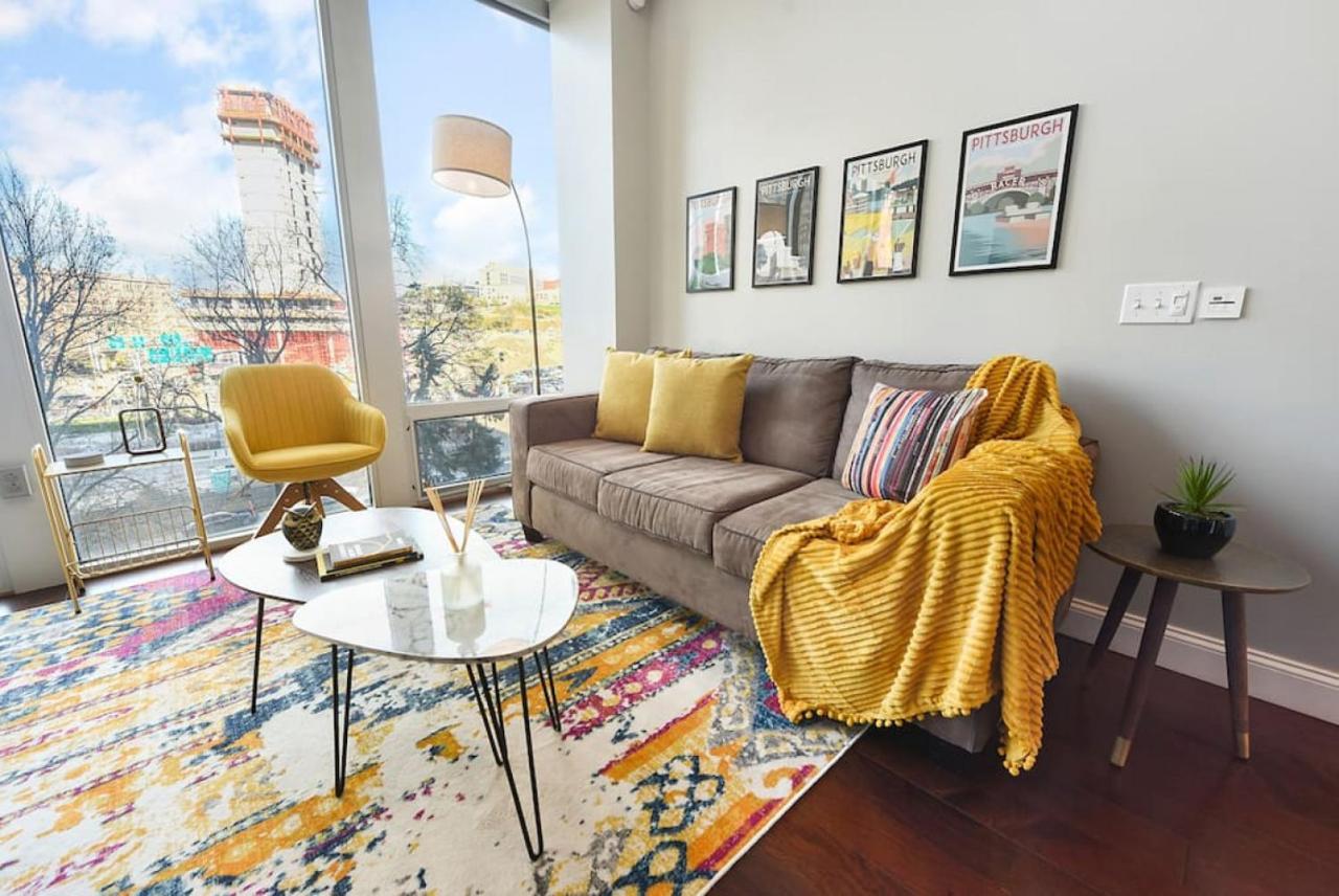 פיטסבורג Hostwise Stays - The Washington At Chatham - Free Parking, Private Gym, Skyline Views! מראה חיצוני תמונה